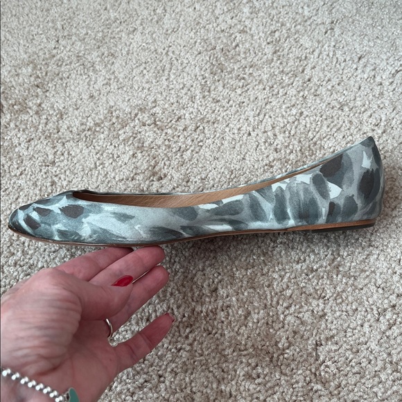 Ann Taylor Flats - Picture 2 of 7